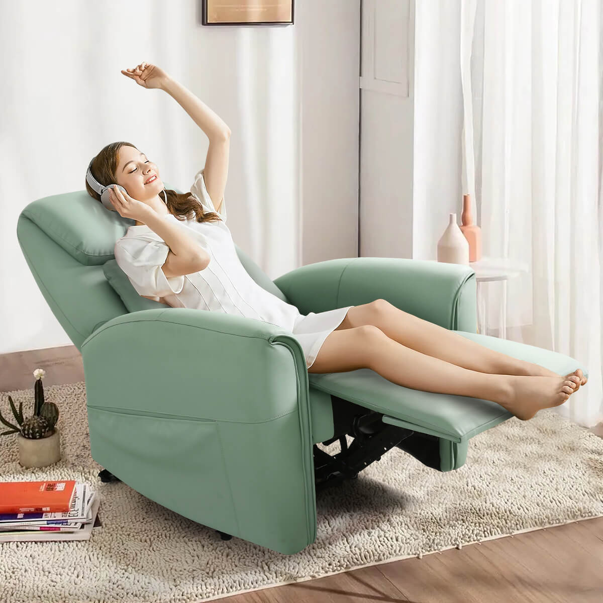 Recliner & Chair Recliner & Chair